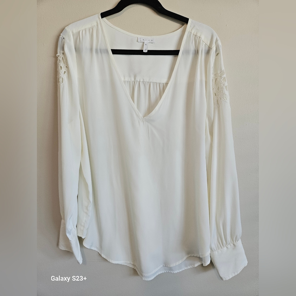 NWT Leigh Elegant White Women's Top With Lace accent Size XL. - Picture 2 of 14